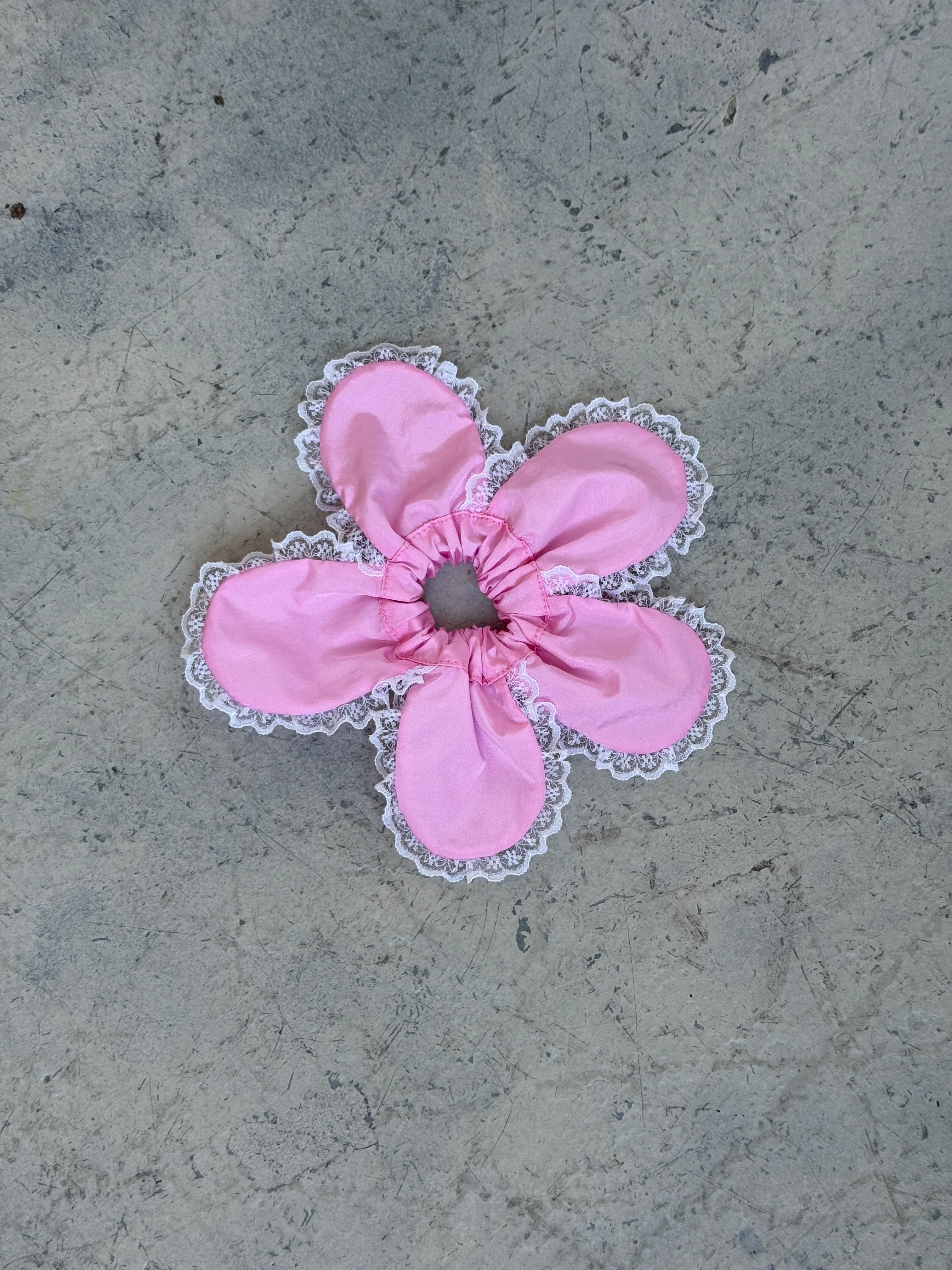 Daisy Scrunchie - Ready To Ship - Image 11